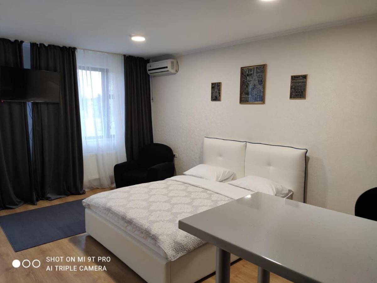 Studio In The Center Apartment Chisinau Exterior photo
