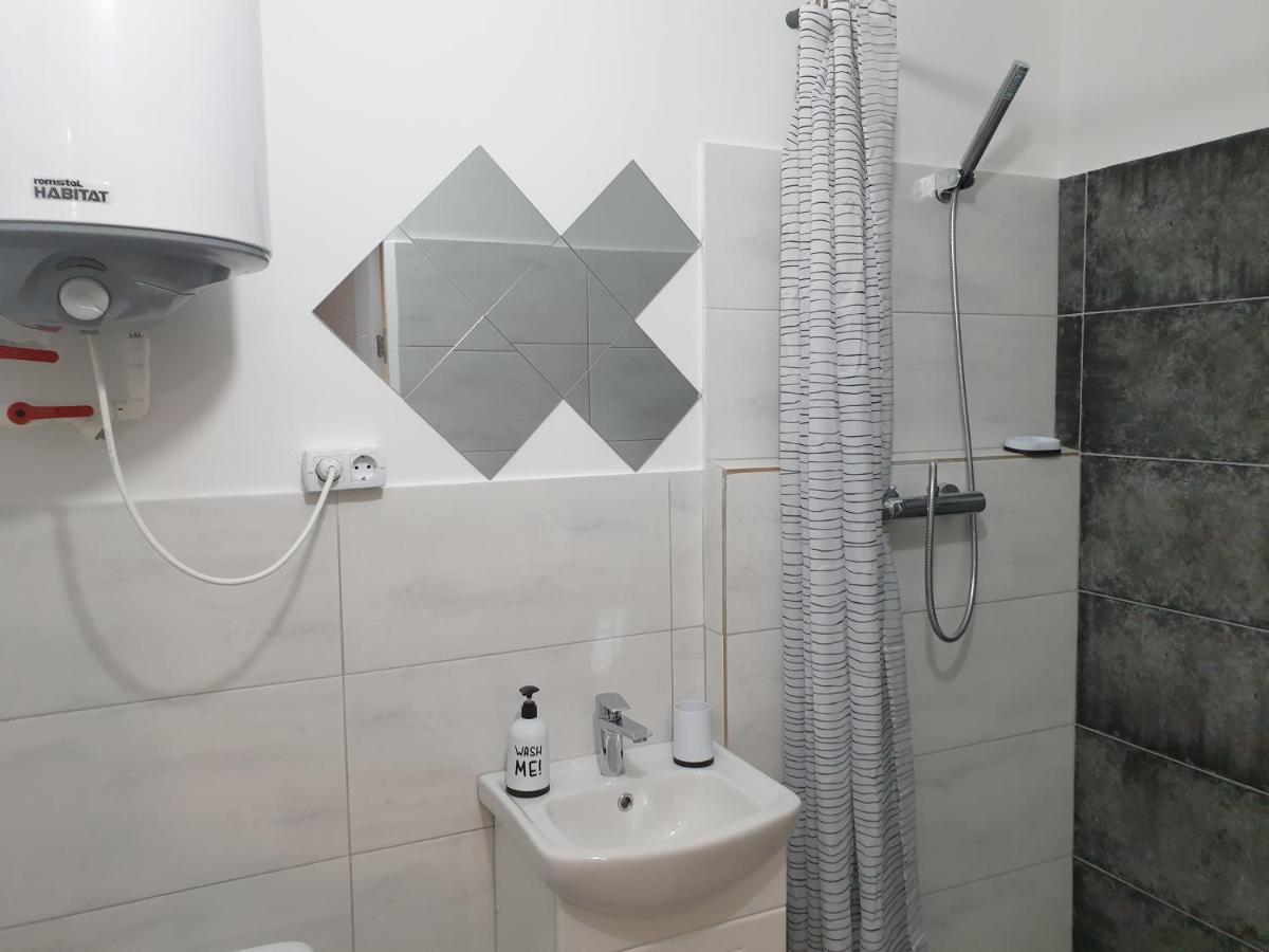 Studio In The Center Apartment Chisinau Exterior photo